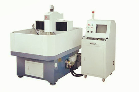 數(shù)控雕銑機(jī)在提高生產(chǎn)效率和保證加工質(zhì)量方面有優(yōu)勢