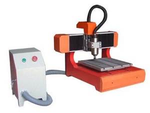 小型木工雕刻機(jī)應(yīng)該如何進(jìn)行日常的保養(yǎng)？